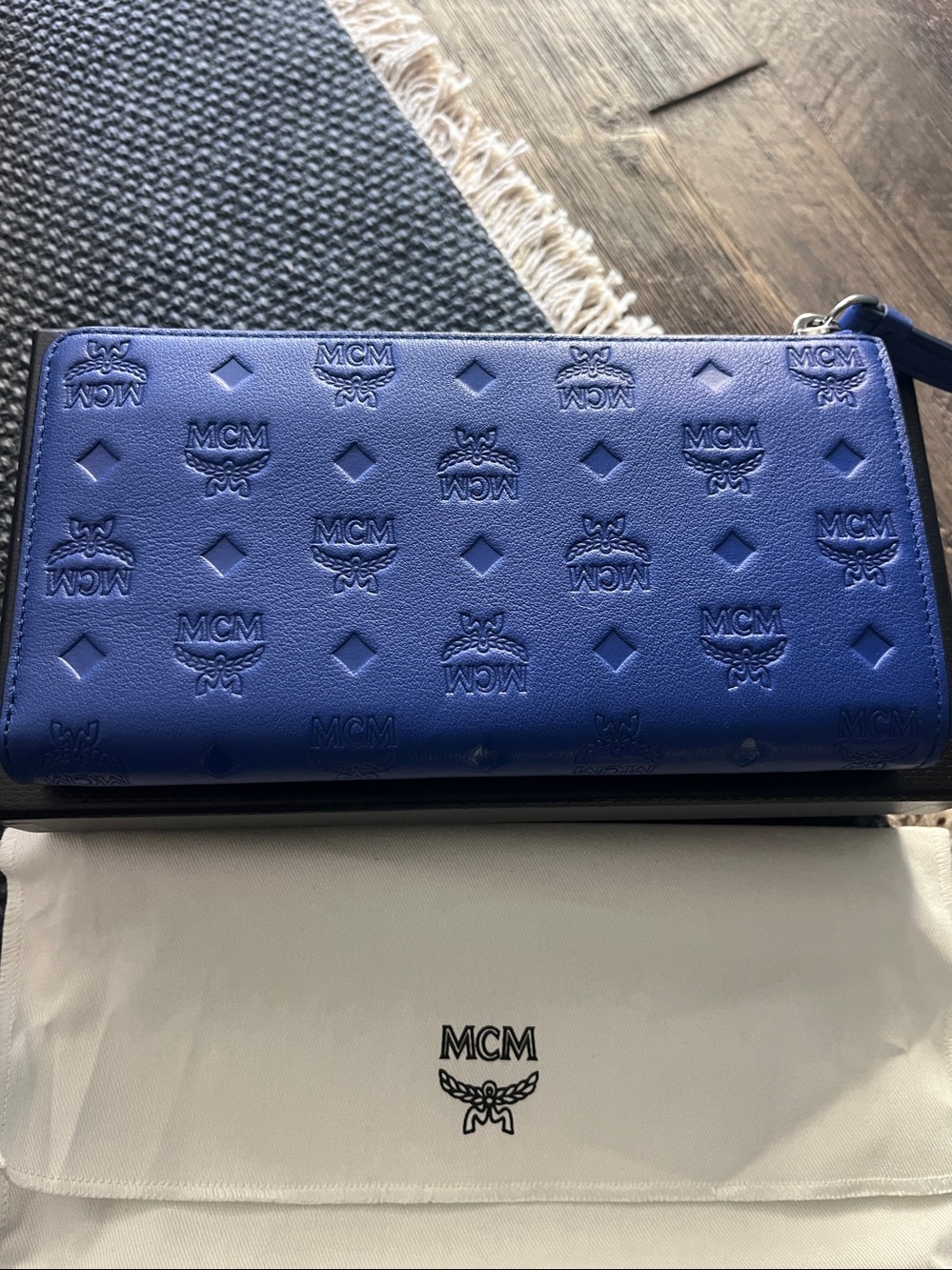 MCM Aren Zip Around Large Wallet -New - Picture 7 of 17